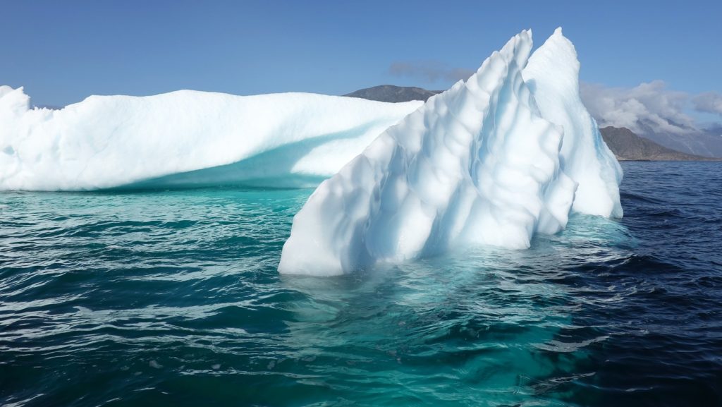 Красивая зима фото айсберг 5